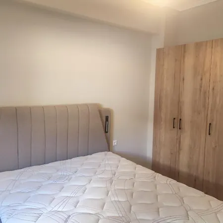 Estrella * Nea Kallikrateia